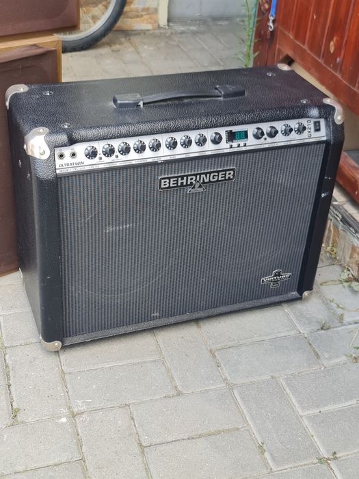 Behringer GX 210