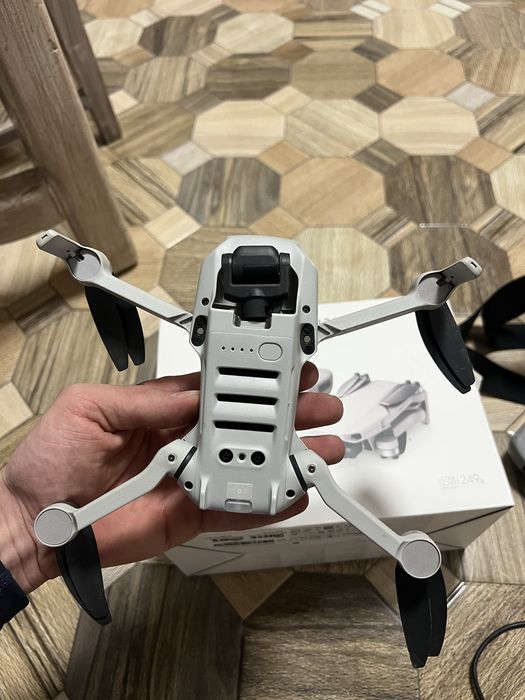 Drona dji mini 2 se fly more combo
