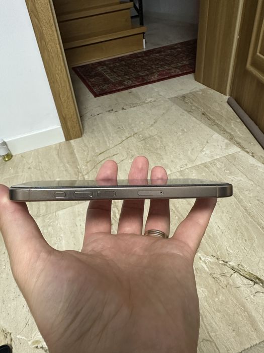 Iphone 16 Pro  128GB .Telefonul are garantie 1 an