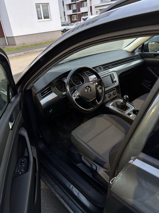 VW Passat B8 1.6 TDI 120 CP • Break • 6 Trepte • Navi • Pilot Automat