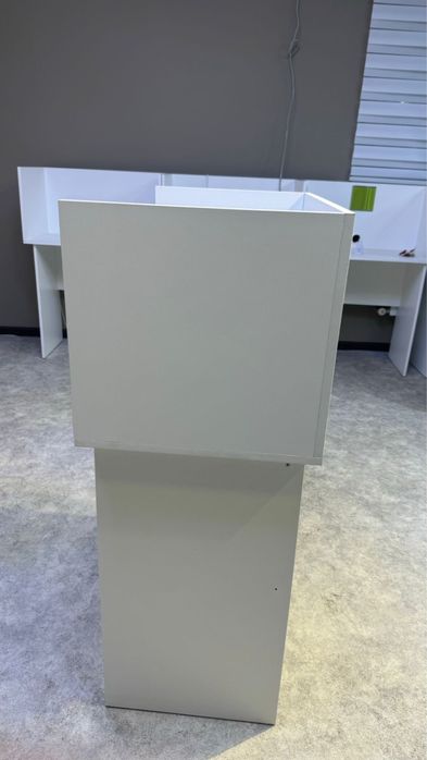 Стол на продажник