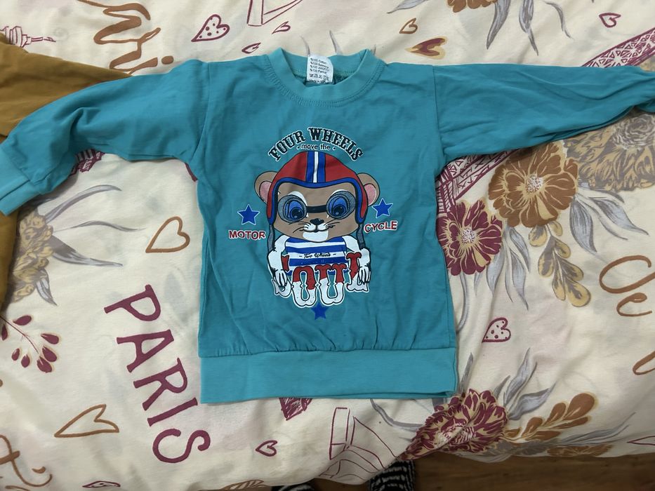 Продавам дрехи 86размер за момче