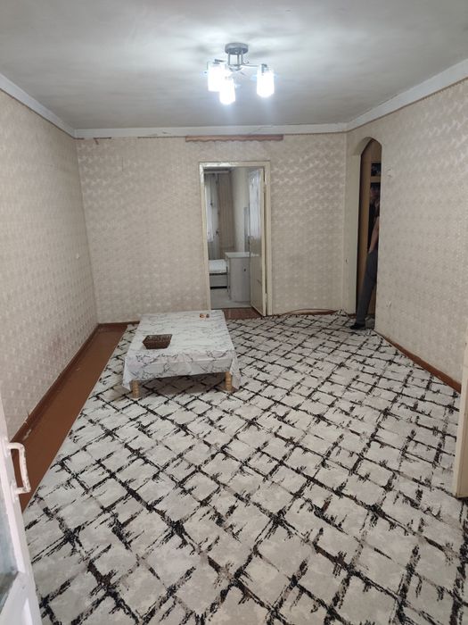 CHILANZAR 4 Kv 2 XONA 3 XONA qilingaN SHaroitlar Bor METRO Yonida Sroc