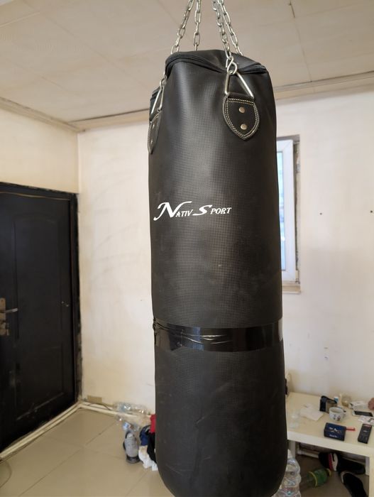 Vând sac de box  Nativ Sport  100 cm,lanțuri incluse