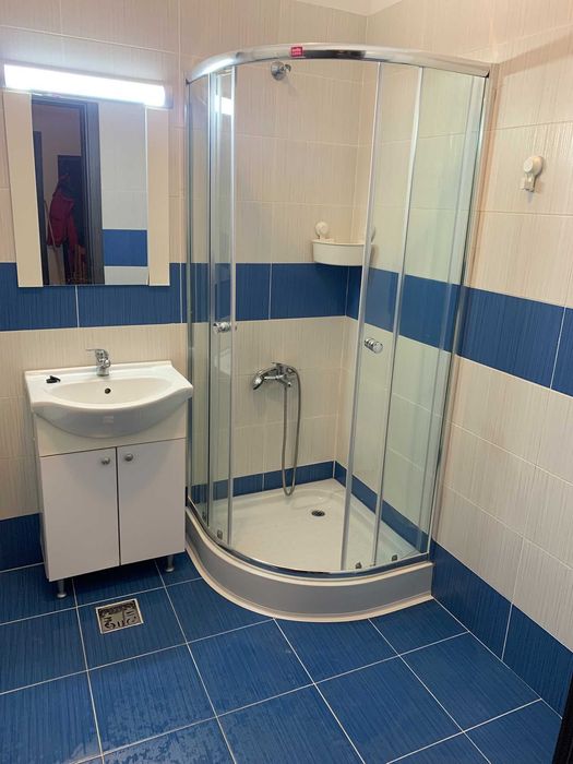 Inchiriez apartament 2 camere zona Lidl - Rezervelor (Rosu)