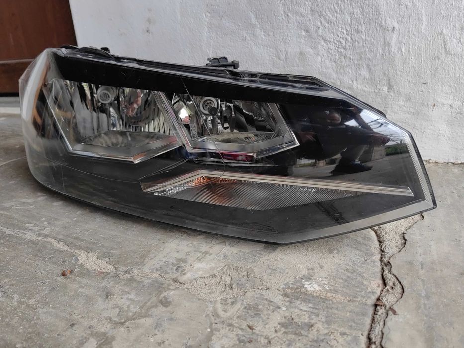 Фар VW Polo 2G десен / Фар Polo 2G / Фар Поло 2Г Оригинален