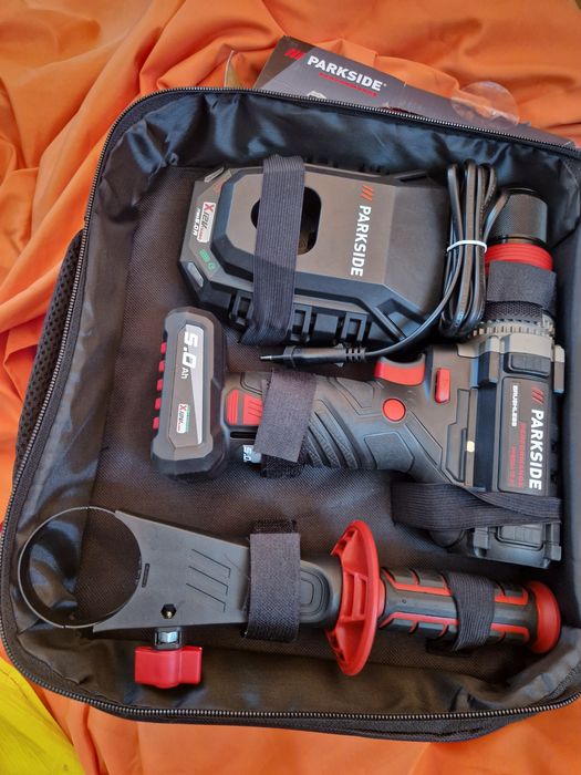 Продавам акумулаторен винтовете 5Аh.