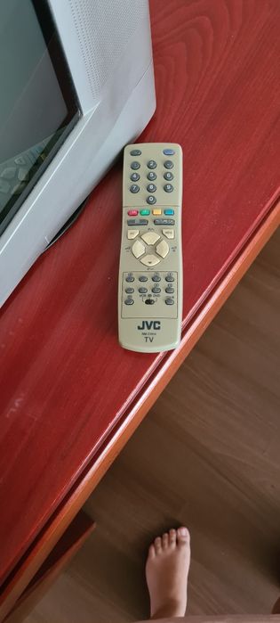 Телевизор с кинесеоп JVC