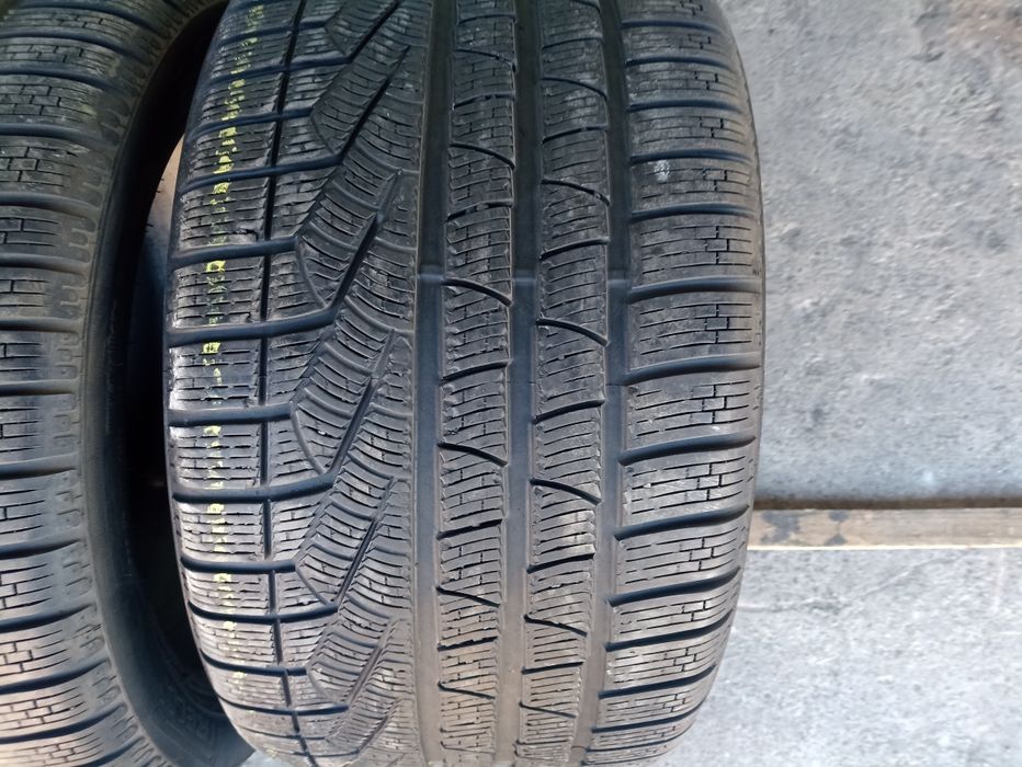 2 anvelope de iarna Pirelli 285/35 R19 dot 2318