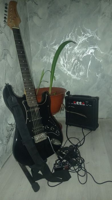 Продам электрогитару