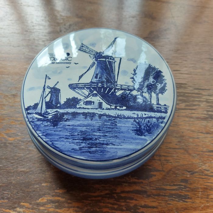 Винтидж порцеланова холандска кутия за сладки, захарница