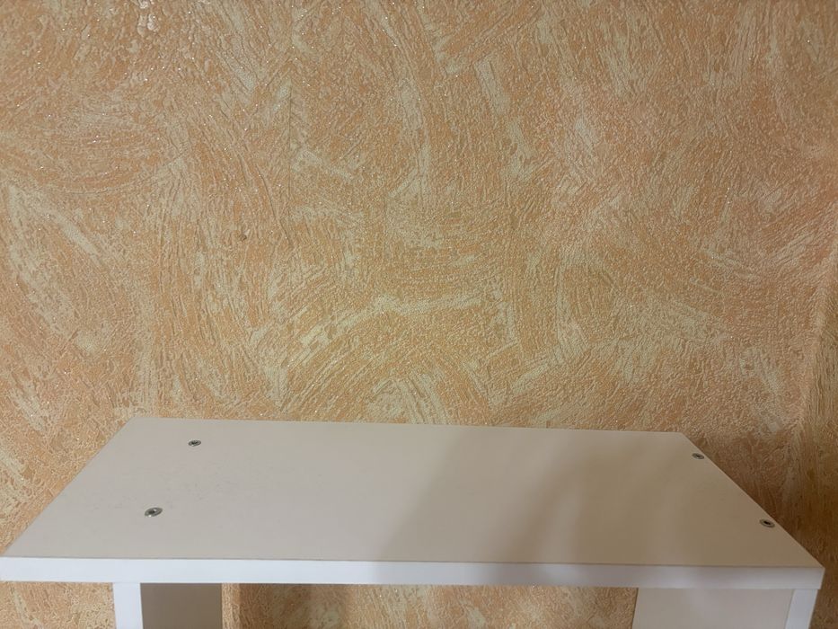 Компьютерный стол ,белый,с полками