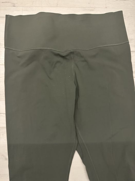 Клин Under Armour ,  H&M