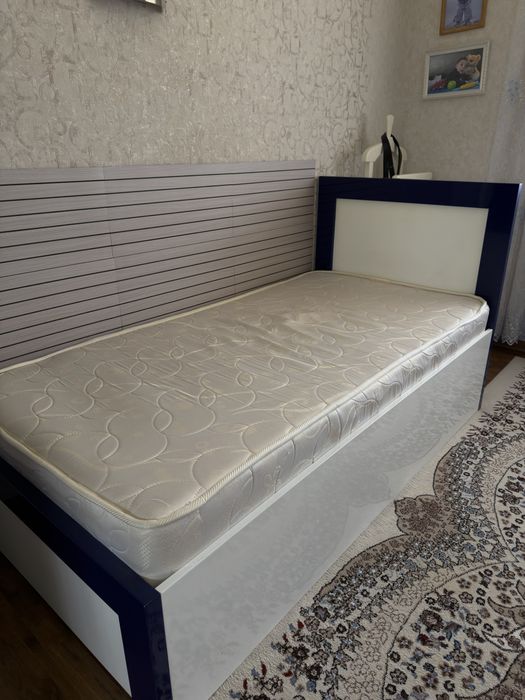 Продаётся односпальная кровать