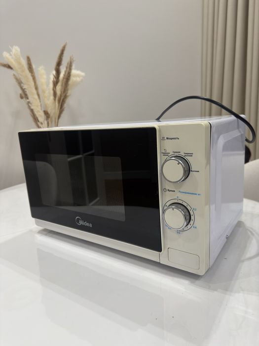 Микроволновка Midea