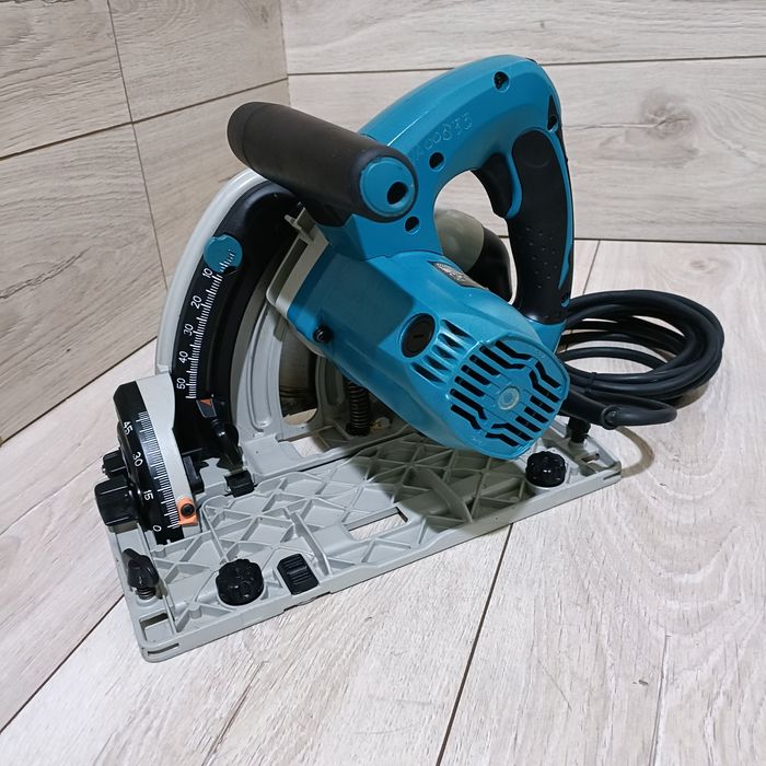 Fierastrau Circular cu plonjare Makita. SP 6000