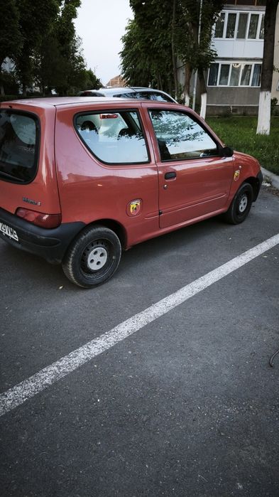 Fiat 600 alias Buburuza Roșie
