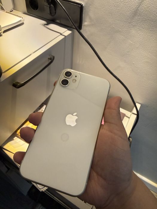 Айфон 11 продамм
