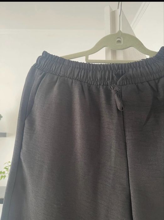 Costum 2 pieces lejer si elegant