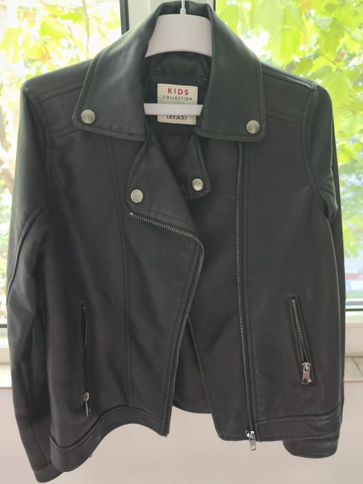 Gata de rock and roll? Geacă de imitație piele, ca nouă, pentru băieți