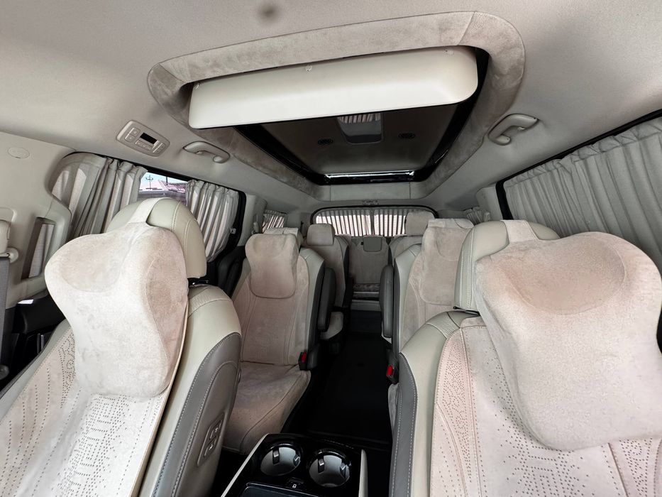 Kia Carnival Hi Limousine