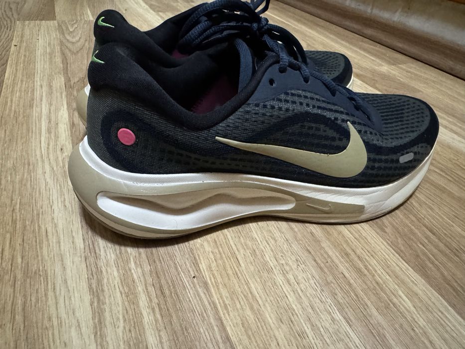 Nike Journey 42.5