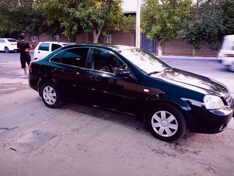 Lasetti 1.8 sotiladi!!!