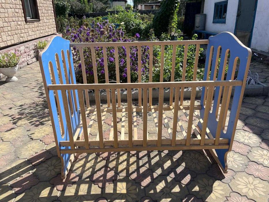 Детская кроватка