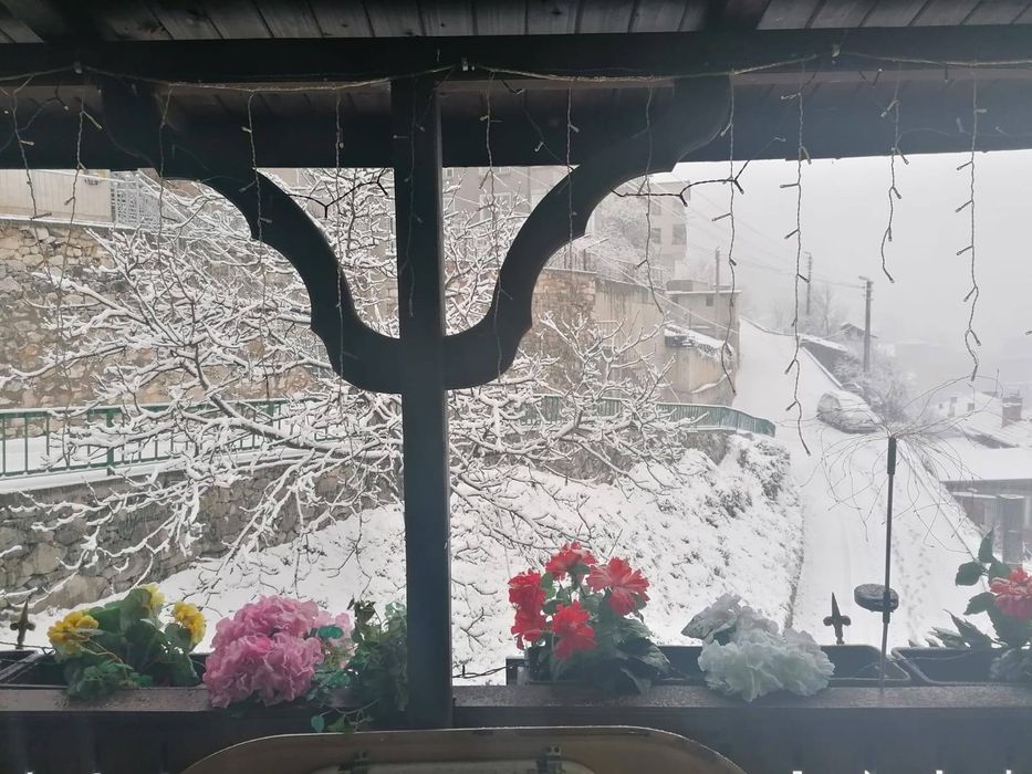 Апартамент с гараж в град Лъки