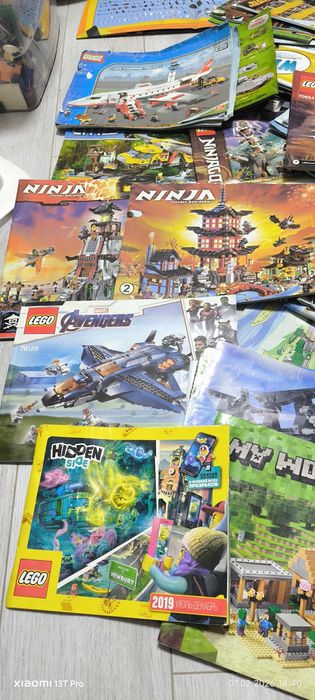 Продам инструкции от lego