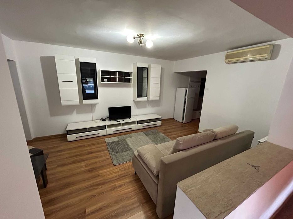 Inchiriez apartament 3 camere