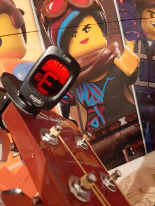 Тюнер гитары ббб