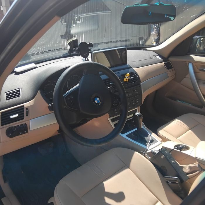 Vând BMW X3 an 2009 motor 2.0 .177 cp