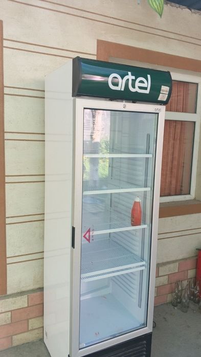 Artel Vitrina xolodilnik