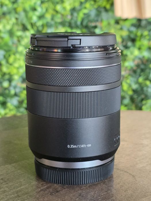 Obiectiv Canon RF 85 mm F2 Macro