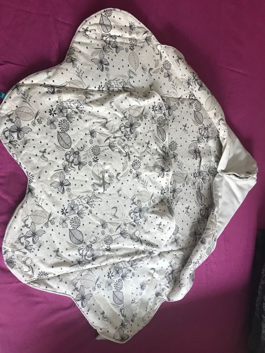 Бебешко одеяло за разходки и повиване