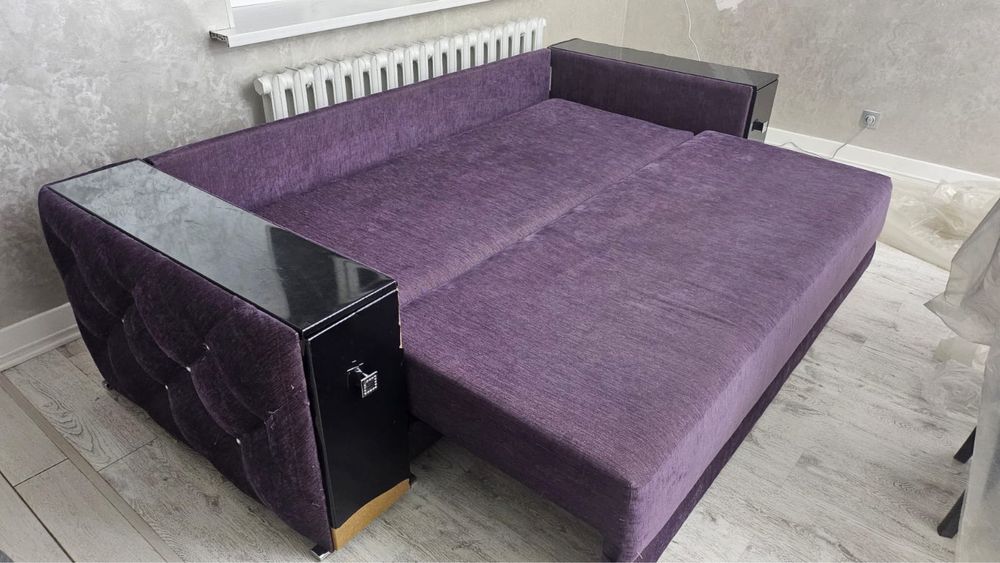 Диван со встроенным баром