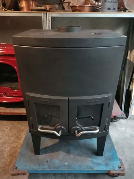 Скандинавска чугунена печка