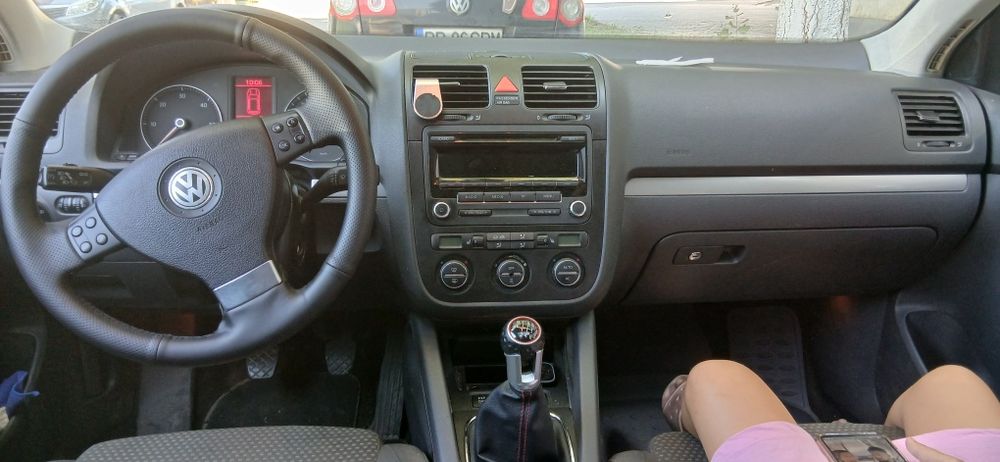 Vând Golf 5 2.0 tdi