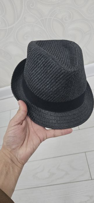 Шляпа серого цвета