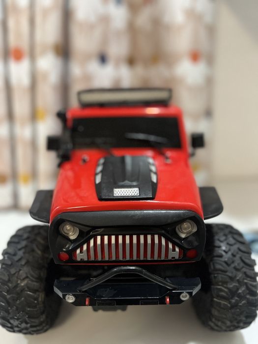 Продам машинку jeep