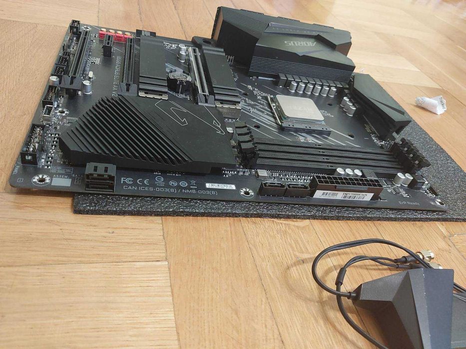 AMD Ryzen 5 5600X + Gigabyte B550 Aorus Elite AX V.2 Rev.1.5 Wi-Fi