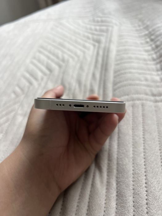 Продаю Iphone 14 без ремонта состояние идеал