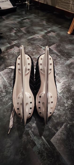 Коньки хоккейные