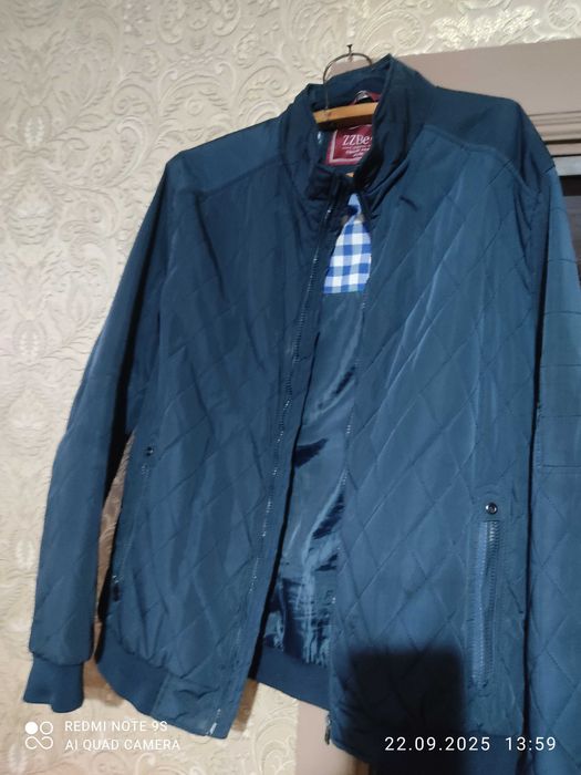 Продажа мужских курток.