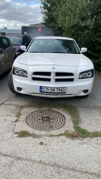 Vând Dodge charger