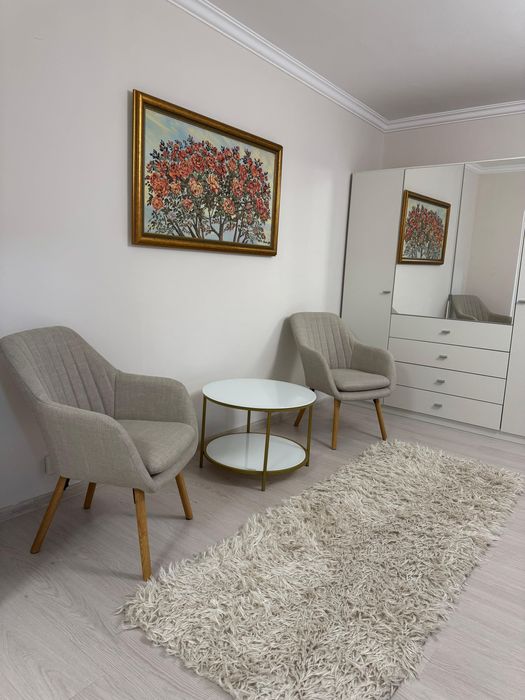 Particular inchiriez garsoniera