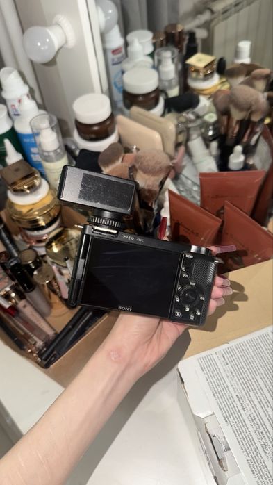 Продаю камеру Sony ZV-E10