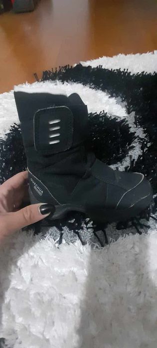 Cizme Decathlon,mărimea 25