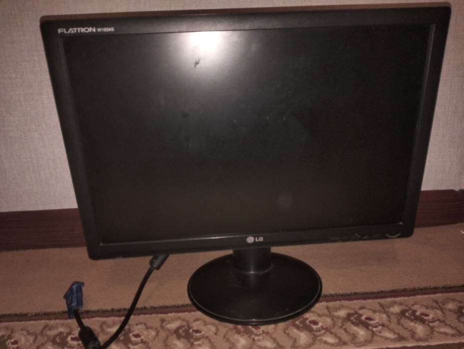 Монитор рабочий LG Flatiron, LED экран